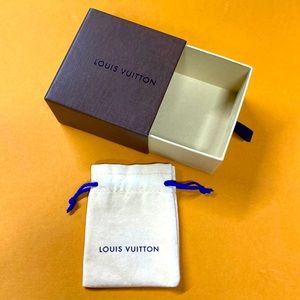 Luis Vuitton authentic small gift box & travel pouch